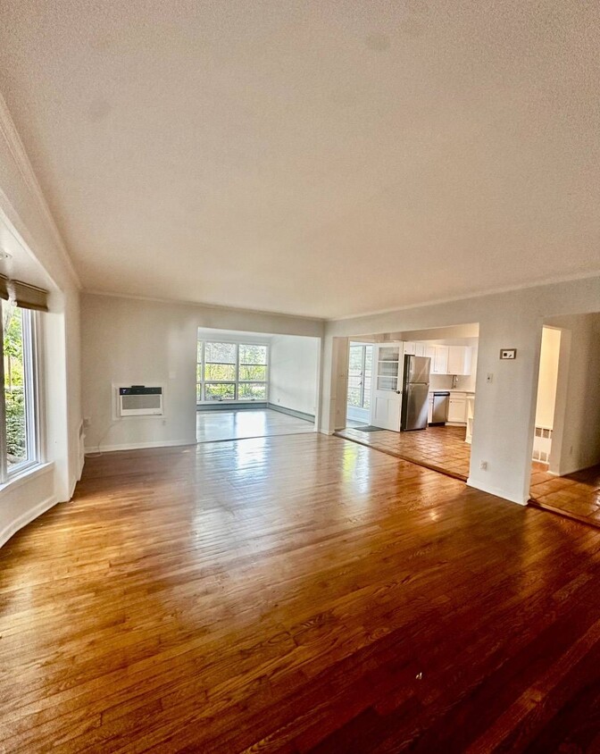 Foto principal - 78 Cedarhurst Ave