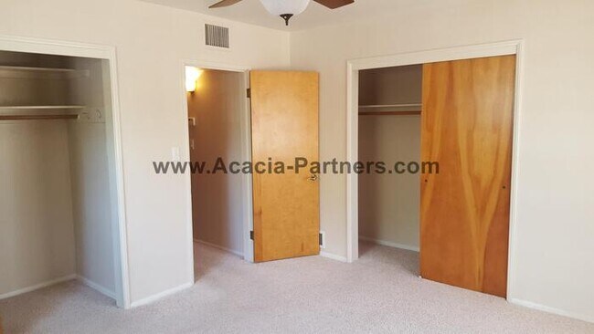 Foto del edificio - Spacious 3 Bedroom Home near Tucson Blvd &...