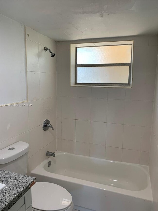 Foto del edificio - 1370 NE 119th St