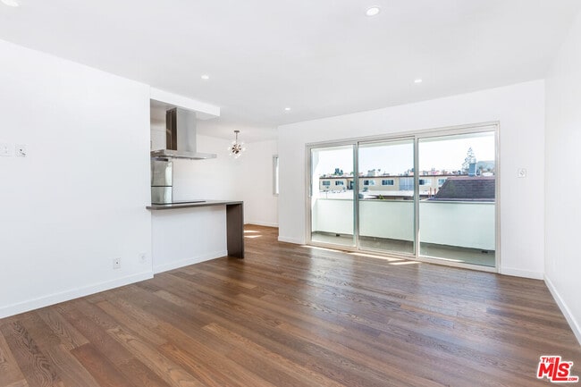 Building Photo - 8710 Delgany Ave