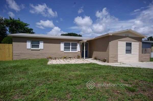 Primary Photo - 14842 Mockingbird Ln W