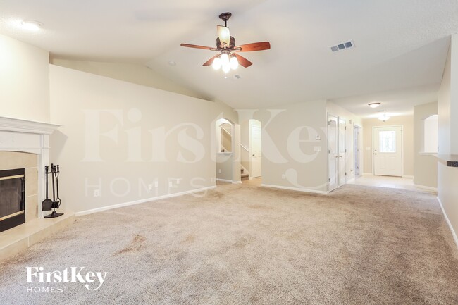 Building Photo - 2447 Royal Pointe Dr