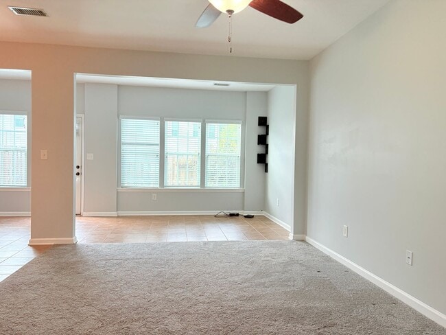 Building Photo - 104 Riva Ct