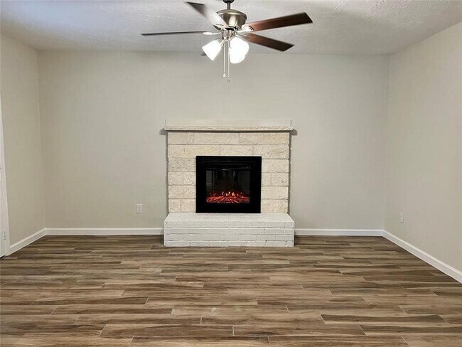Foto del edificio - 1705 Westwind Dr