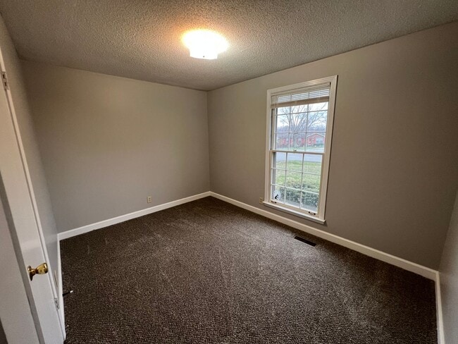 Building Photo - 3105 Spring Creek Ct