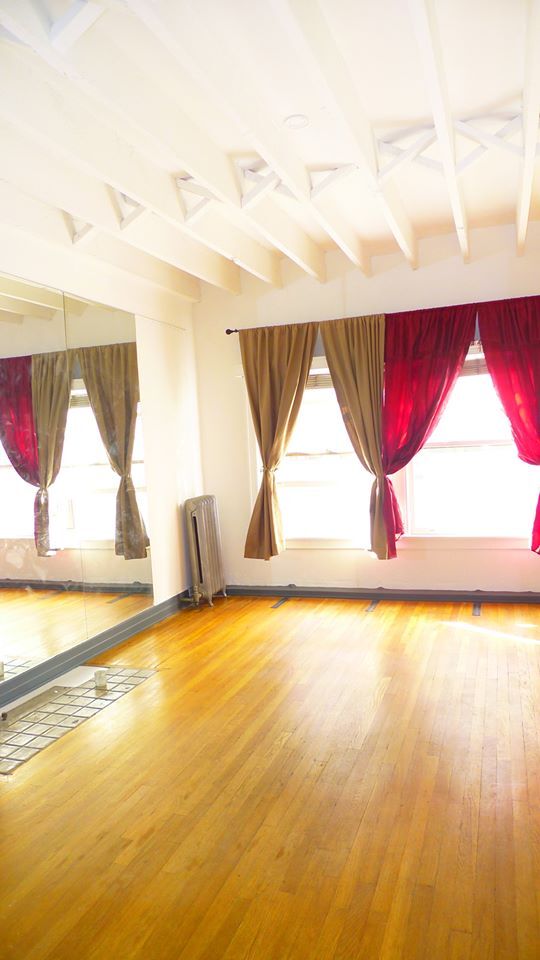 Foto del edificio - 2121 James M Wood Blvd