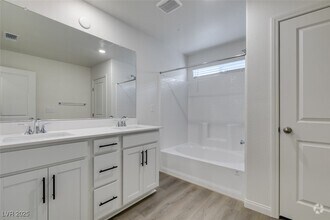 Building Photo - 9133 Vesey Ave