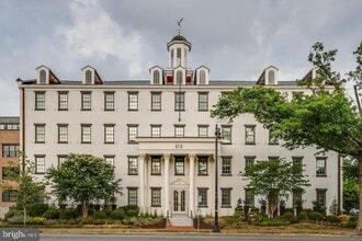Building Photo - 515 N Washington St