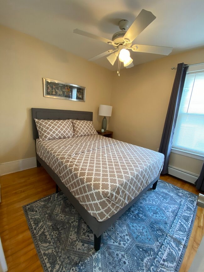 Dormitorio 1 - 123 Endicott St