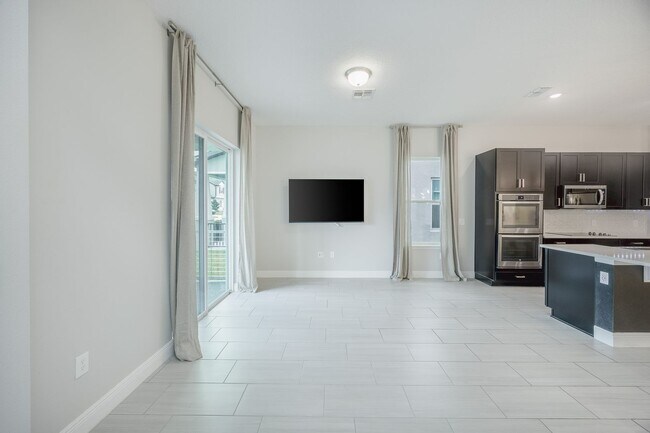 Foto del edificio - Stunning 3bed/ 3bath home For Rent in Oakl...