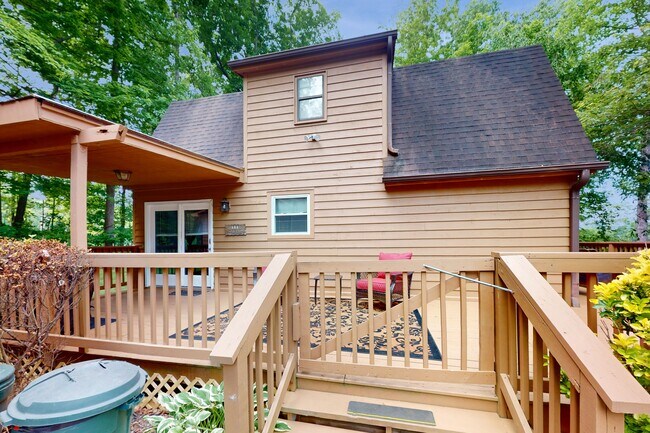 Foto del edificio - 247 Lakeview Ln