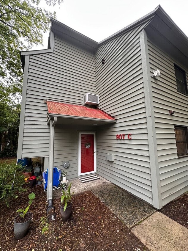 Primary Photo - Cute 3/2.5 Townhome Near Downtown Durham