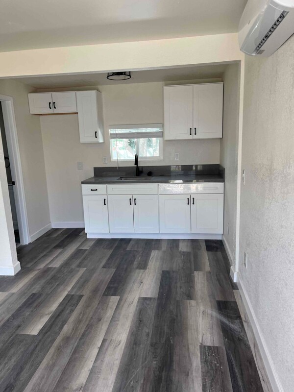 Foto del edificio - 612 Civic Center Dr