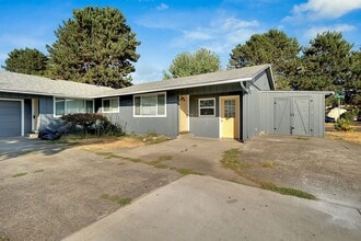 Building Photo - 1365 SE Cedar St