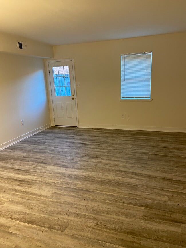 Living room - 304 S Center St