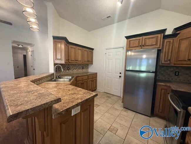 Foto del edificio - 104 Cypress Creek Dr