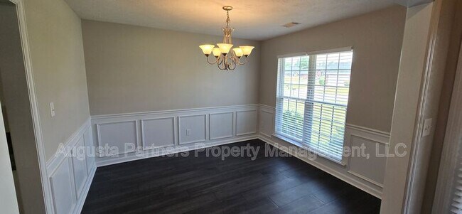 Building Photo - 3206 Lexington Way