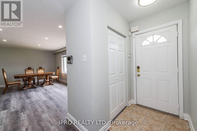 Photo du bâtiment - 7150 Minotola Ave