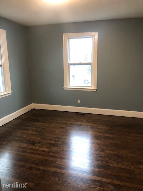 Building Photo - 3 br, 1 bath  - 157 S End Rd
