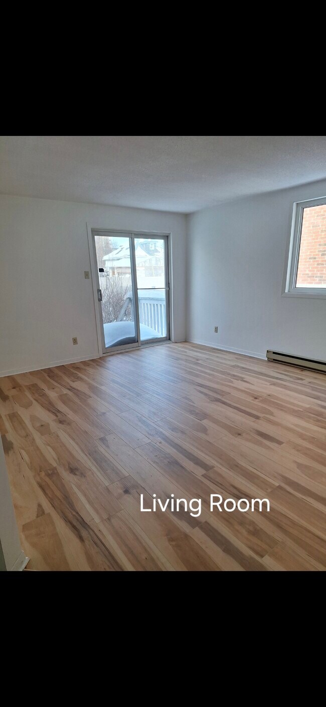 Photo du bâtiment - 195 Columbus Av
