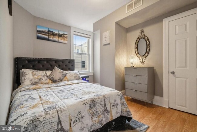 Building Photo - 1124 Christian St