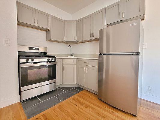 Foto principal - 2 bedroom in BRONX NY 10456