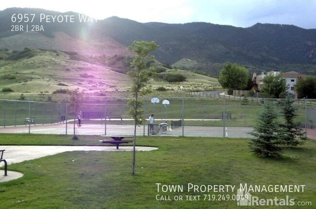 Building Photo - Townhouse in Rockrimmon