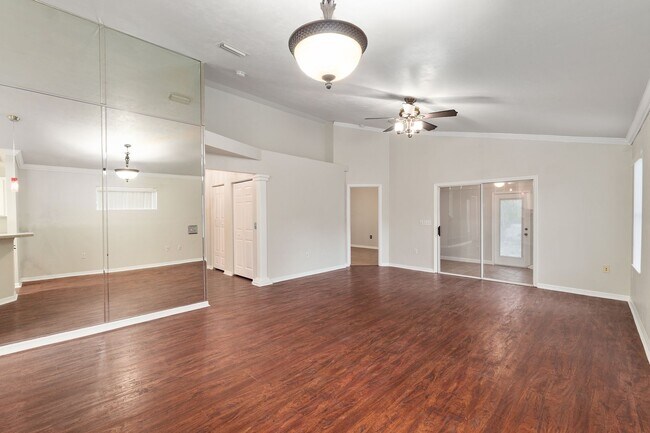 Foto del edificio - 2114 NW 52nd Pl