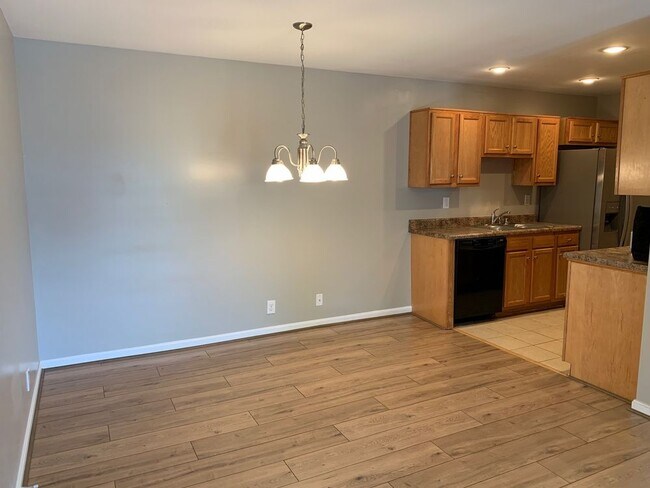 Building Photo - 12507 Townepark Way 104