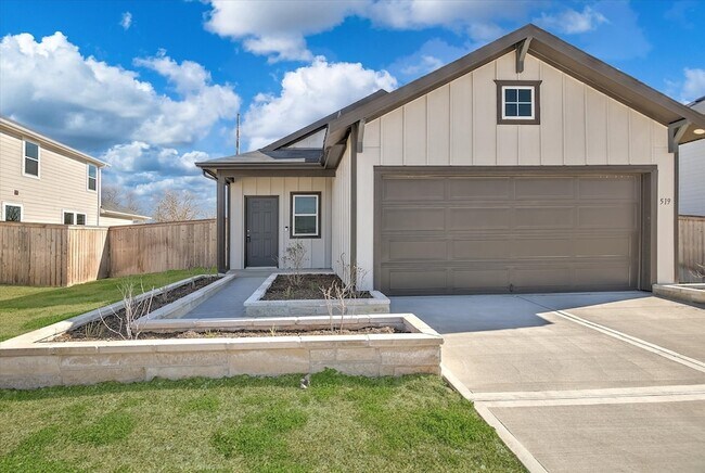 Building Photo - 519 Louis Ln