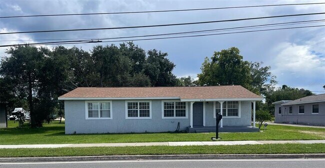 Foto del edificio - 2170 W Airport Blvd
