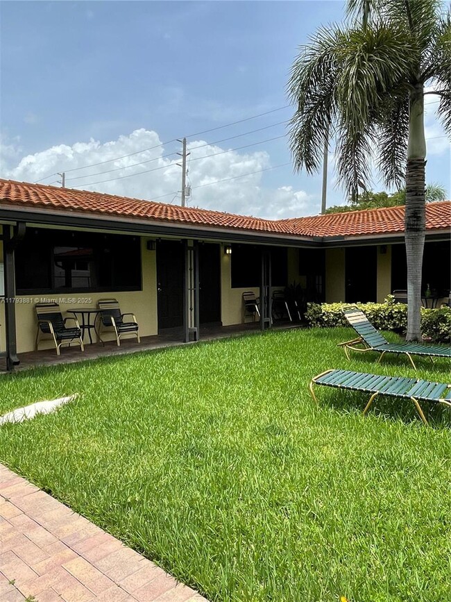 Foto del edificio - 811 NE 10th St
