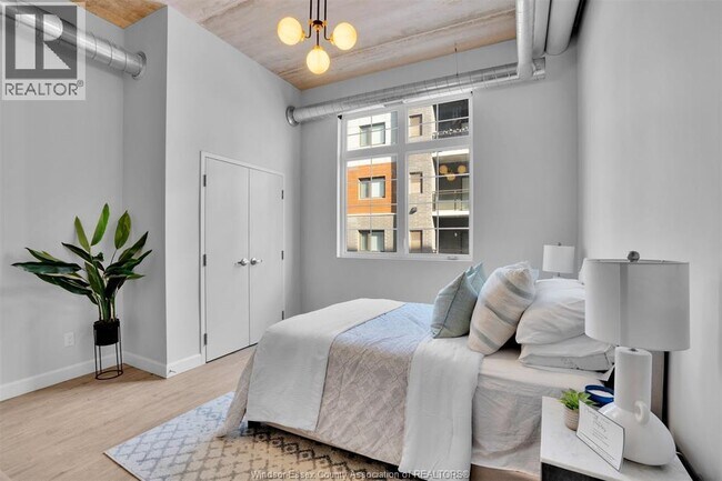 Building Photo - 11941 Tecumseh Rd E