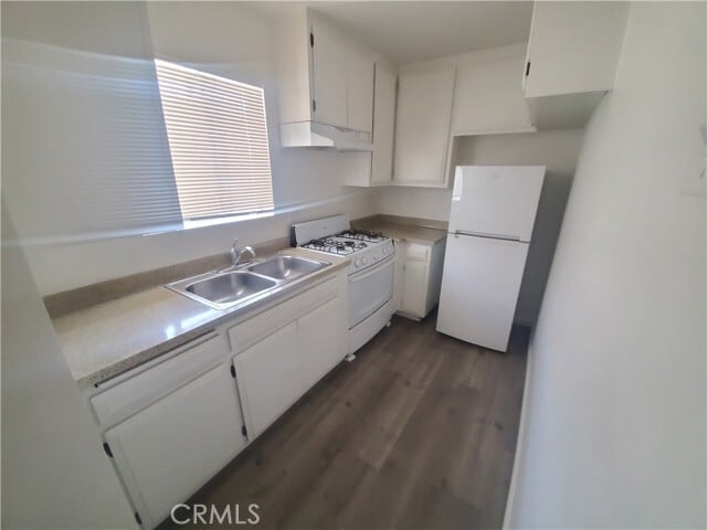 Building Photo - 33776 Robles Dr