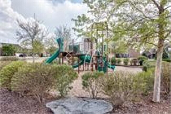 Foto del edificio - Beautiful 4bd 2.5ba home with Community Am...