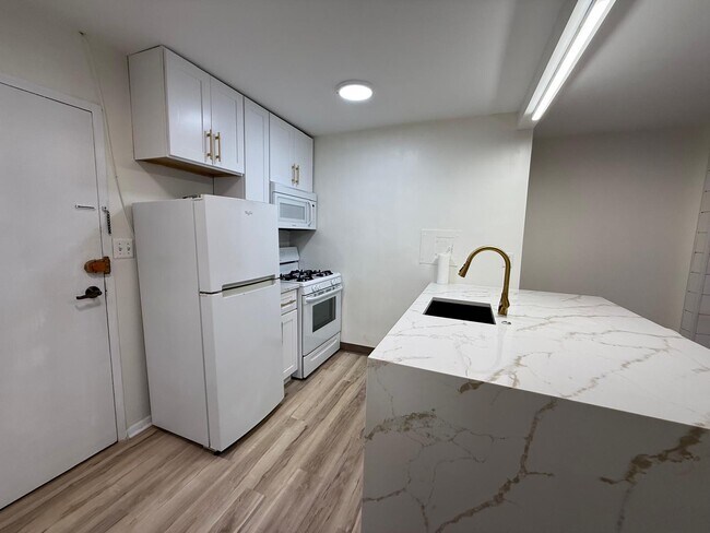 Foto del edificio - 2030 F St NW