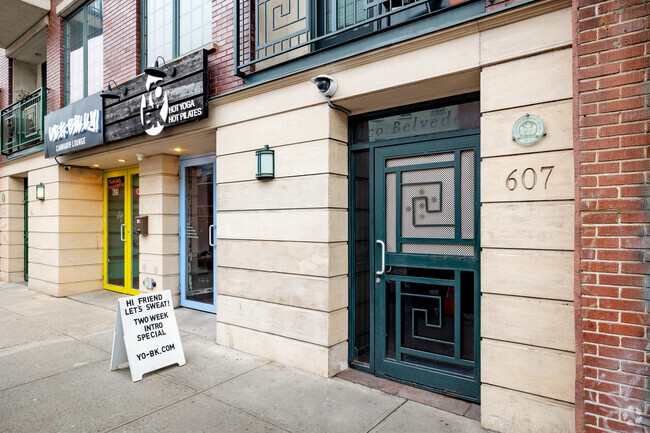 Building Photo - 605-607 Manhattan Ave