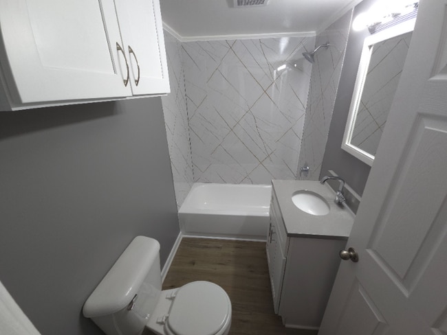 Foto del edificio - 10906 North St