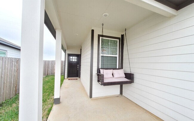 Building Photo - 17359 King Eider Rd