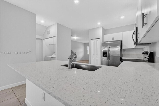 Foto del edificio - 2619 SE 11th St