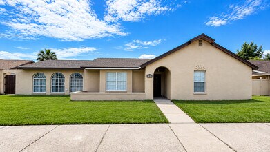 Building Photo - 1409 Madrid Way