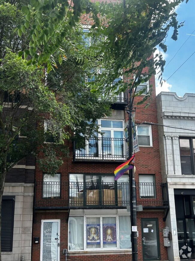 Building Photo - 1111 W Belmont Ave