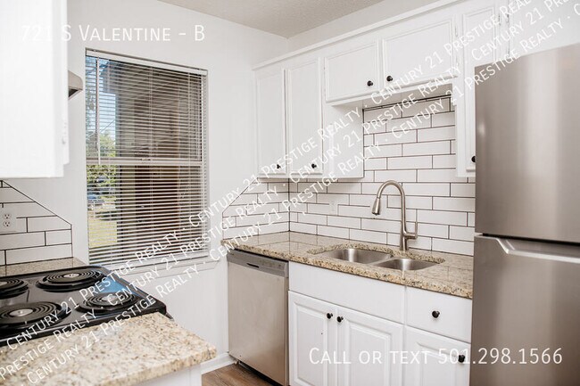 Foto del edificio - 721 S Valentine-B