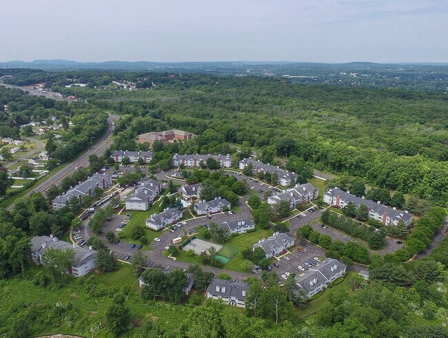 Vista aérea de la comunidad - The Village at Wethersfield
