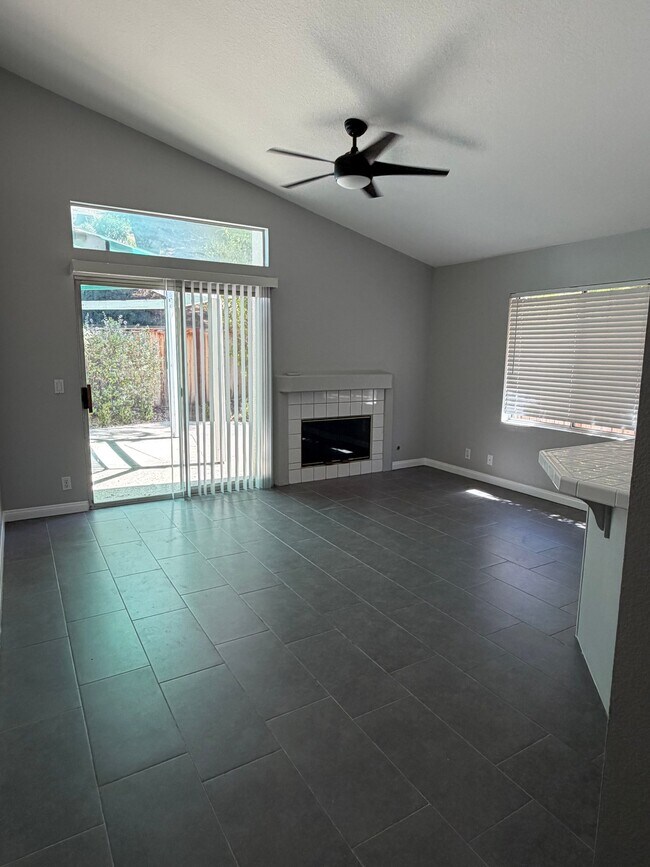Foto del edificio - 24056 Golden Pheasant Ln