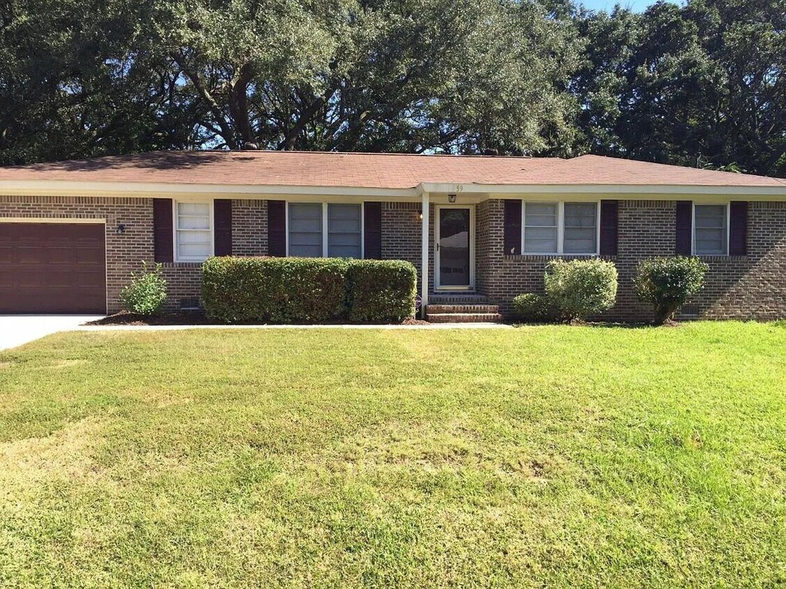 4 Bedroom 2 Bath House in Northbridge Terrace - West Ashley - 4 Bedroom 2 Bath House in Northbridge Terrace - West Ashley