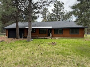 Building Photo - 14575 Crossroads Loop