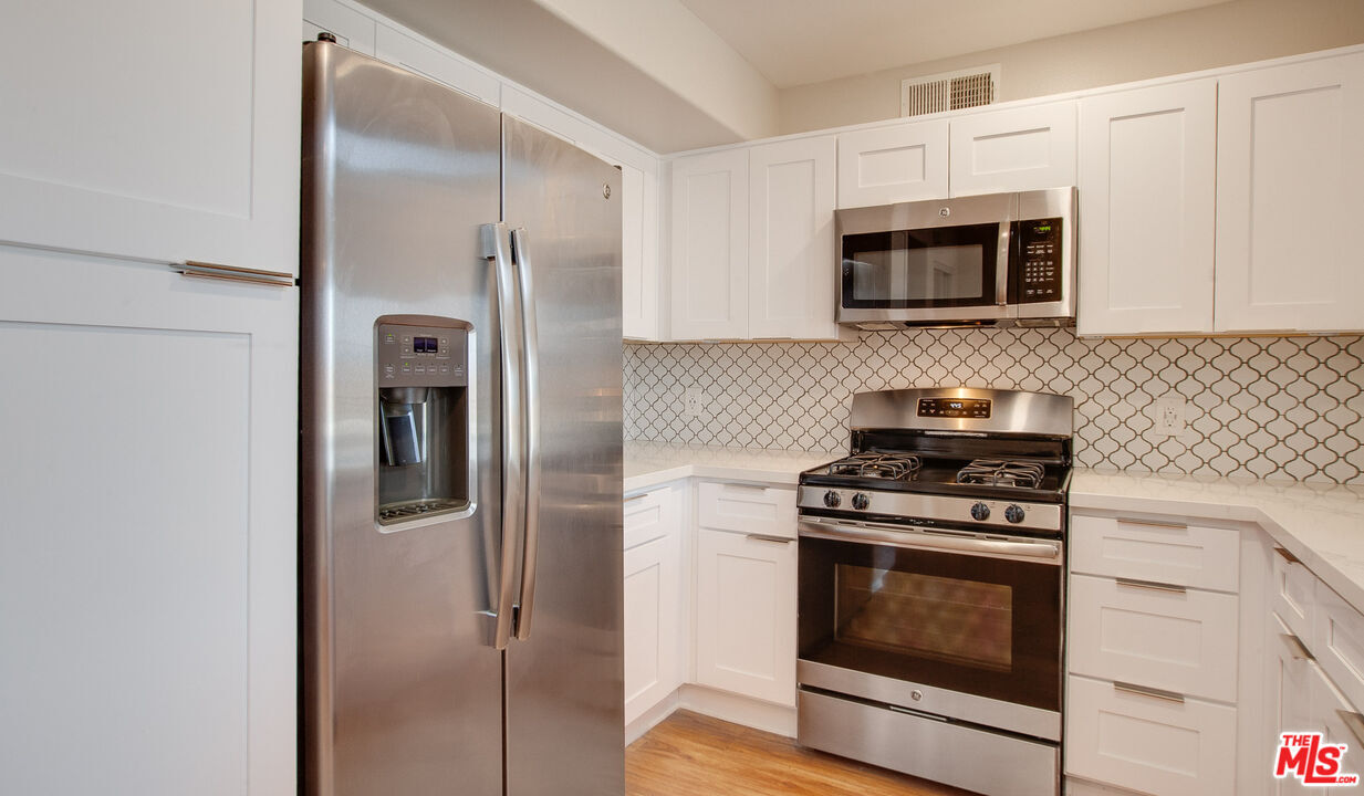 Foto principal - 5553 W 6th St