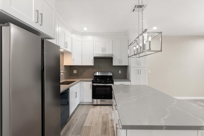 Foto del edificio - 10508 Mattock Ave