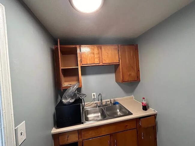 Photo - 6666 Sylvania Rd Apartment